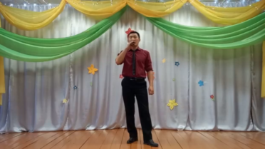 Наших дорогих мам, с праздником — Днем Матери!